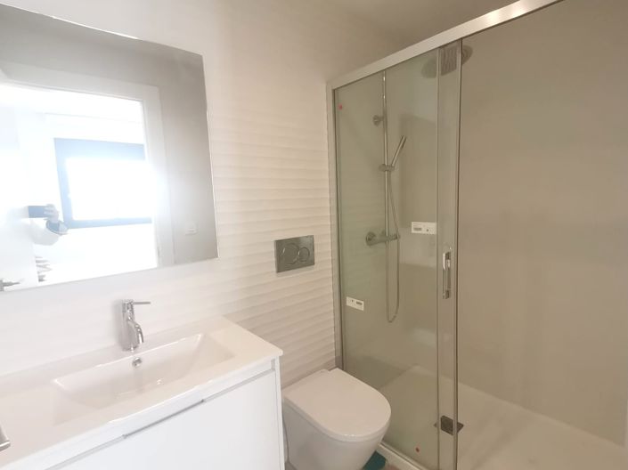 Image No.20-2 Bed Apartment for sale