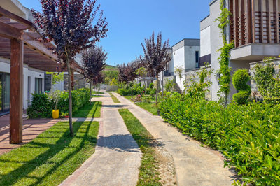 Exterior 11