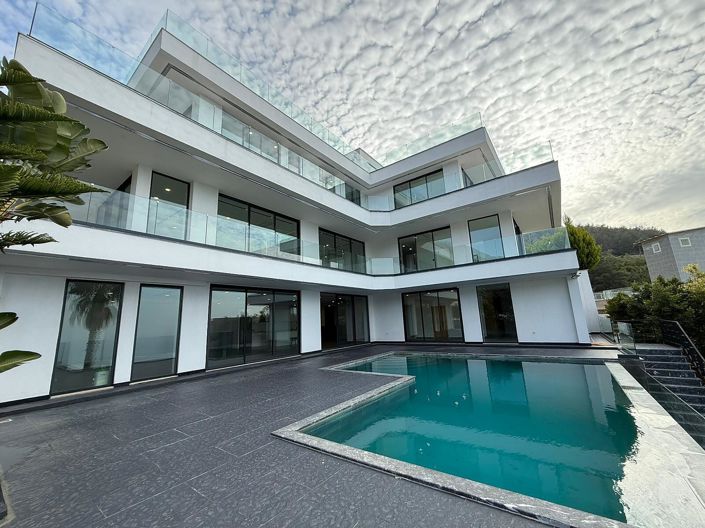 Image No.4-6 Bed House/Villa for sale