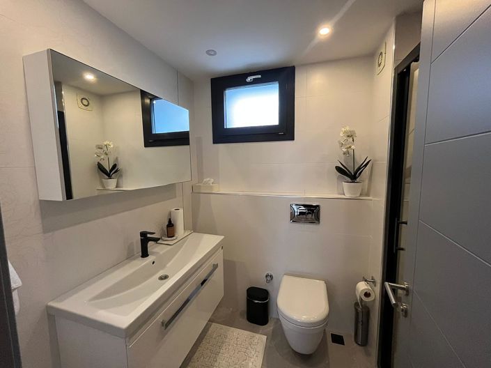 Image No.29-3 Bed Apartment for sale