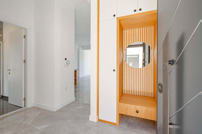 Interior 6