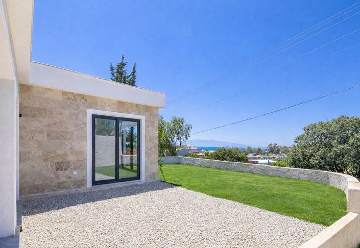 Image No.9-2 Bed House/Villa for sale