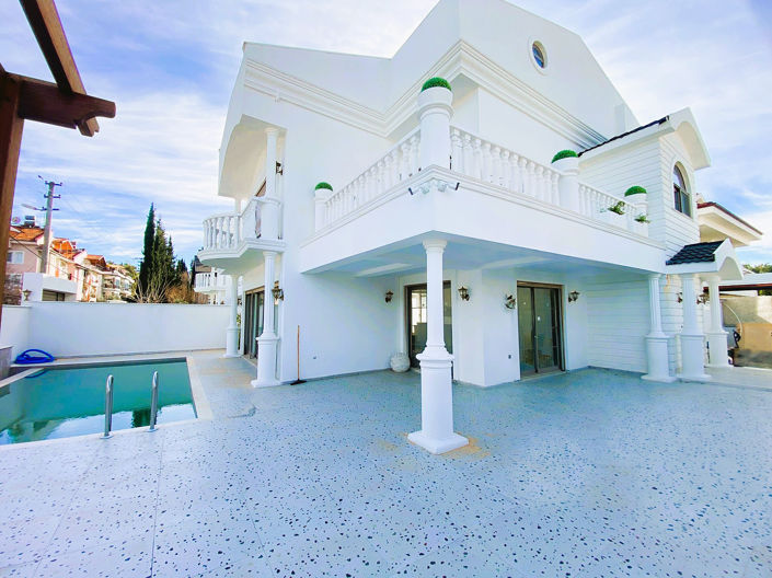 Image No.2-4 Bed House/Villa for sale