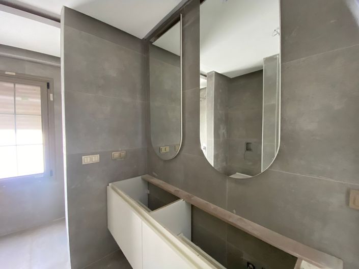 Image No.27-4 Bed House/Villa for sale