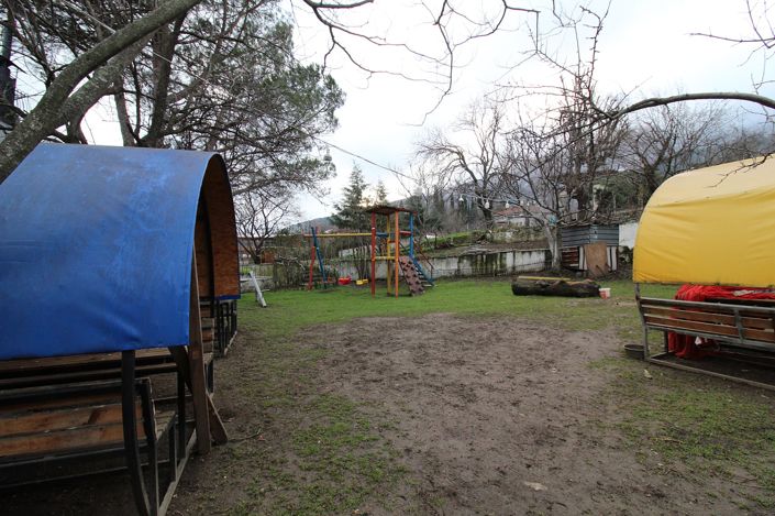 Image No.17-8 Bed Commercial for sale