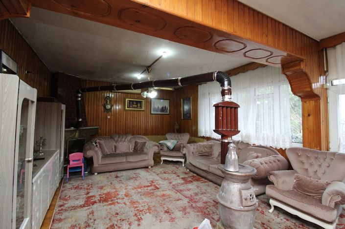 Image No.21-8 Bed Commercial for sale