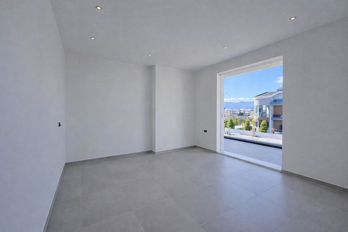 Image No.6-6 Bed House/Villa for sale