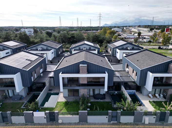 Image No.2-4 Bed House/Villa for sale