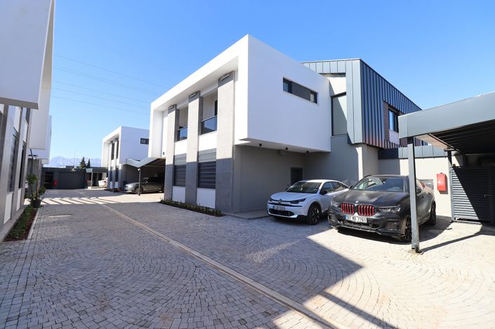 Image No.9-4 Bed House/Villa for sale