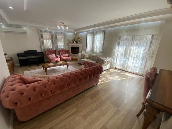 Image No.7-5 Bed House/Villa for sale