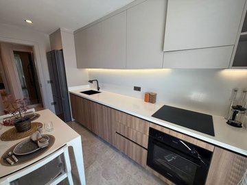 Interior 6