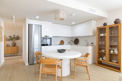 Interior 6