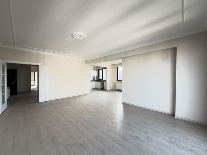 Image No.5-4 Bed Apartment for sale