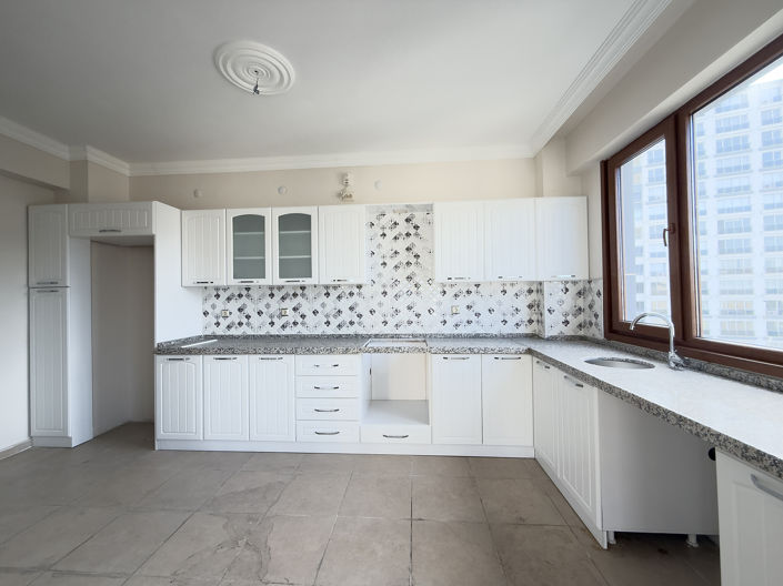 Image No.7-4 Bed Apartment for sale