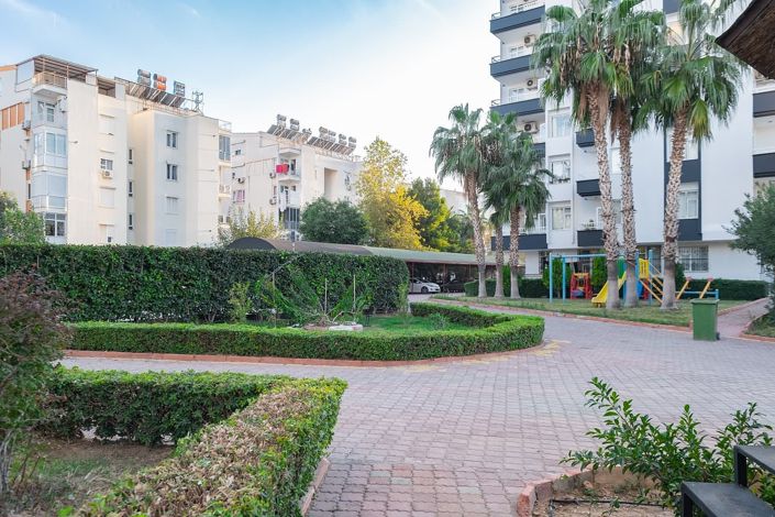 Image No.12-5 Bed Apartment for sale