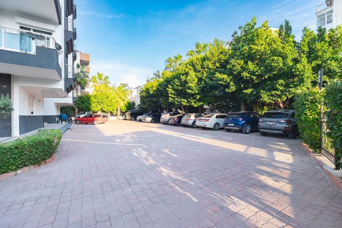 Image No.15-5 Bed Apartment for sale