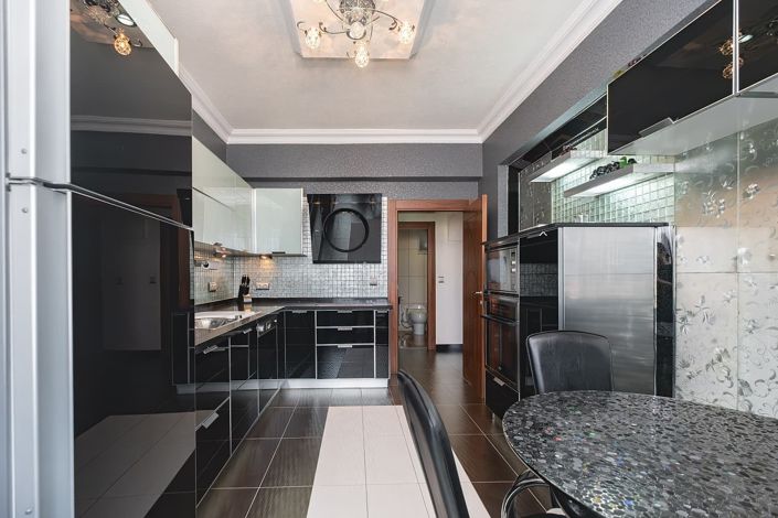 Image No.24-5 Bed Apartment for sale