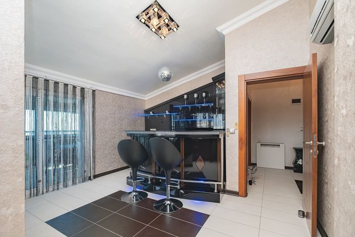 Image No.36-5 Bed Apartment for sale