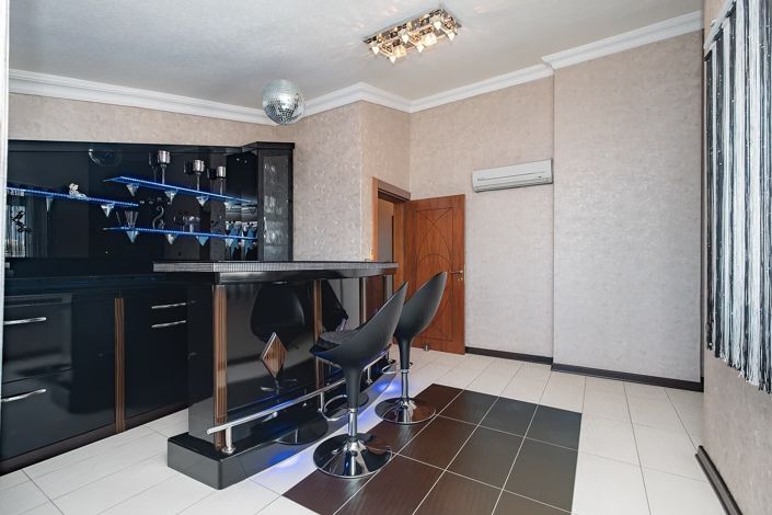 Image No.37-5 Bed Apartment for sale