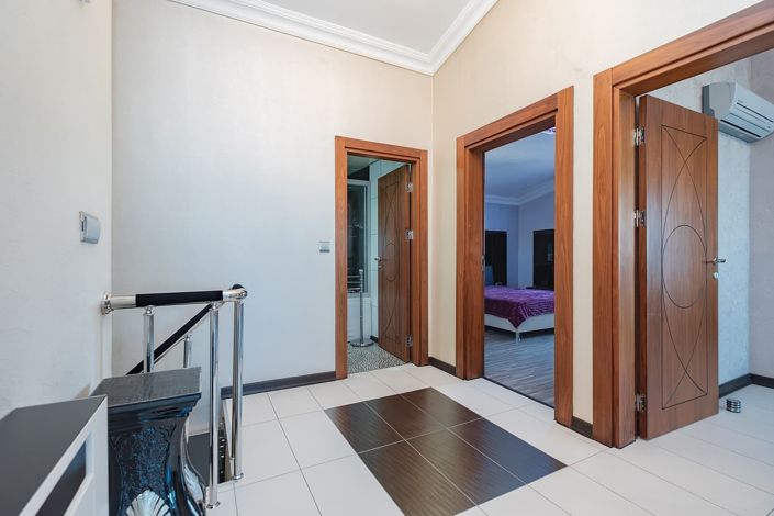 Image No.53-5 Bed Apartment for sale