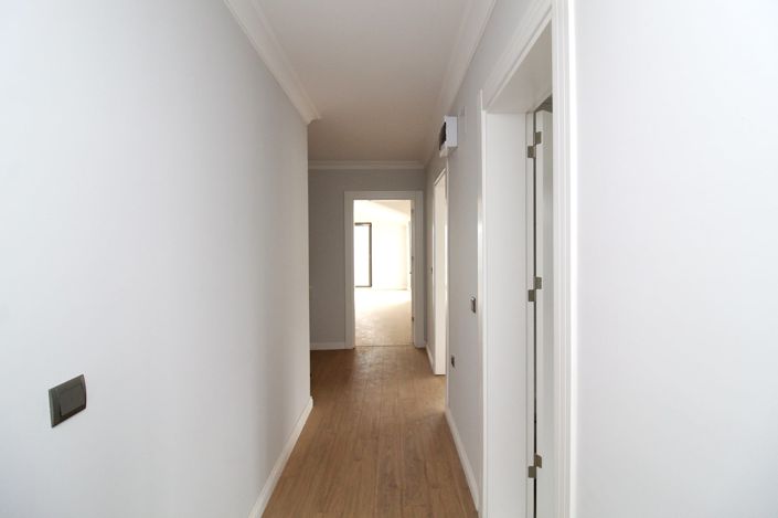 Image No.22-5 Bed Apartment for sale