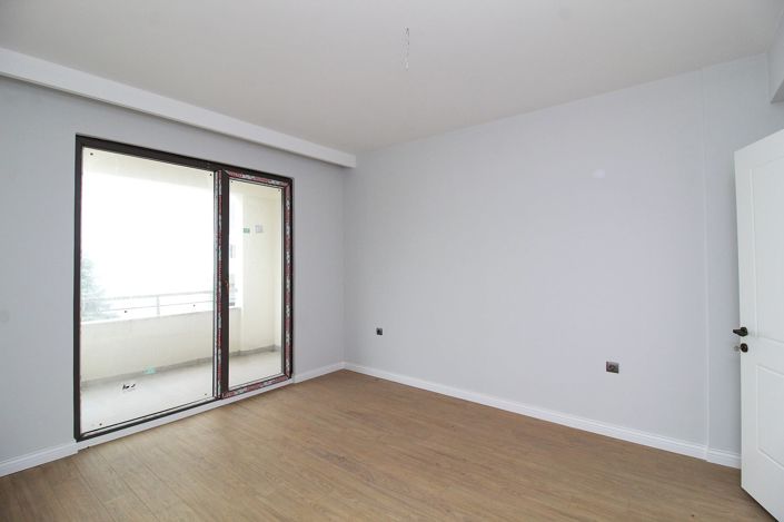 Image No.23-5 Bed Apartment for sale