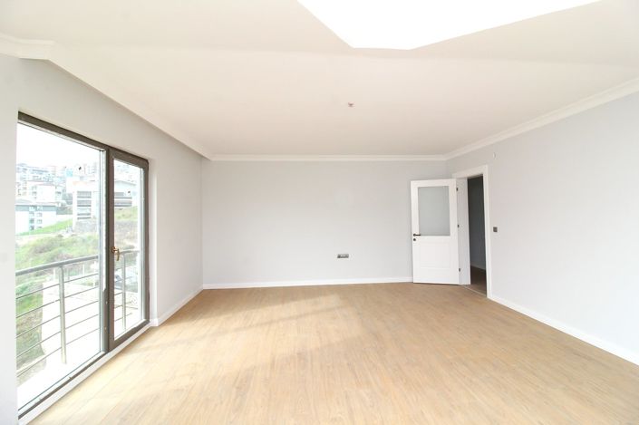 Image No.26-5 Bed Apartment for sale