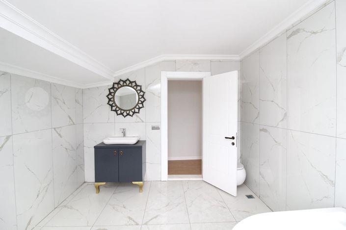 Image No.31-5 Bed Apartment for sale