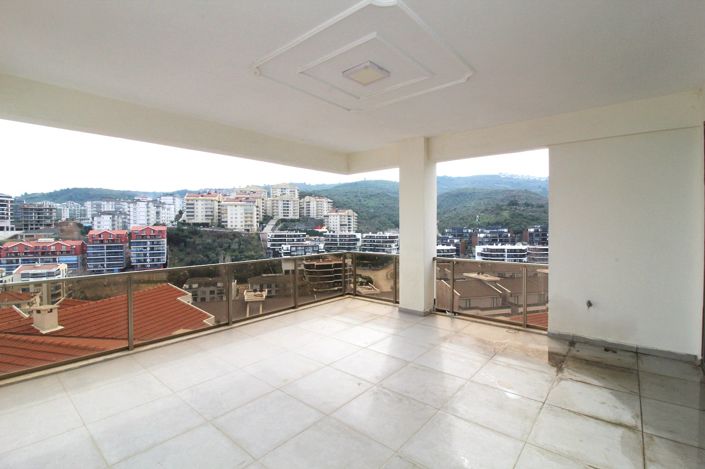 Image No.40-5 Bed Apartment for sale