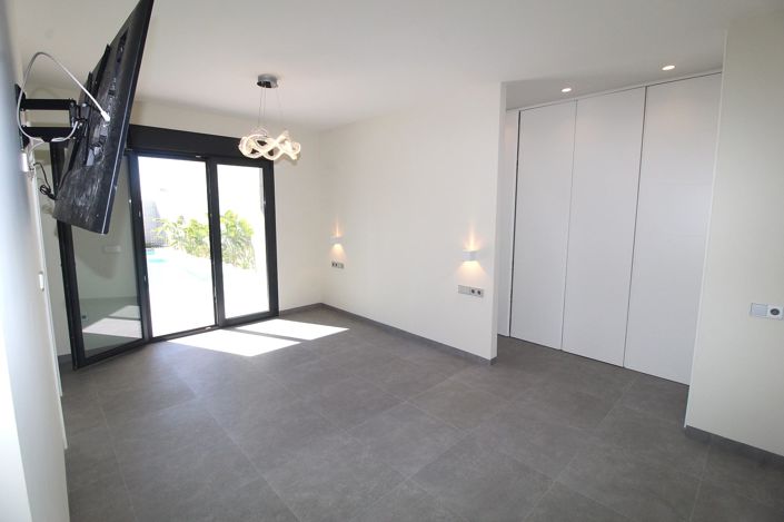 Image No.31-5 Bed House/Villa for sale