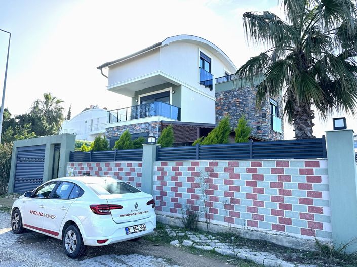 Image No.3-4 Bed House/Villa for sale