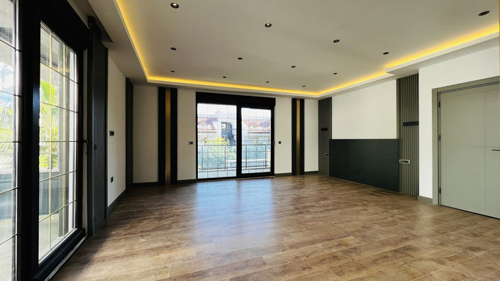 Image No.10-6 Bed House/Villa for sale
