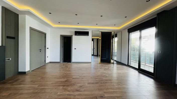 Image No.11-6 Bed House/Villa for sale