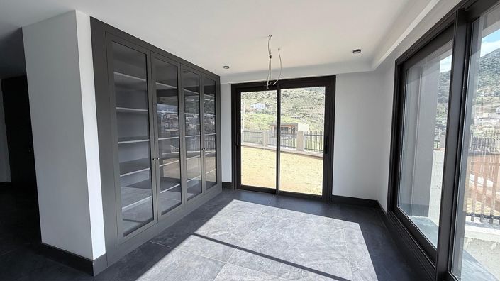 Image No.13-6 Bed House/Villa for sale