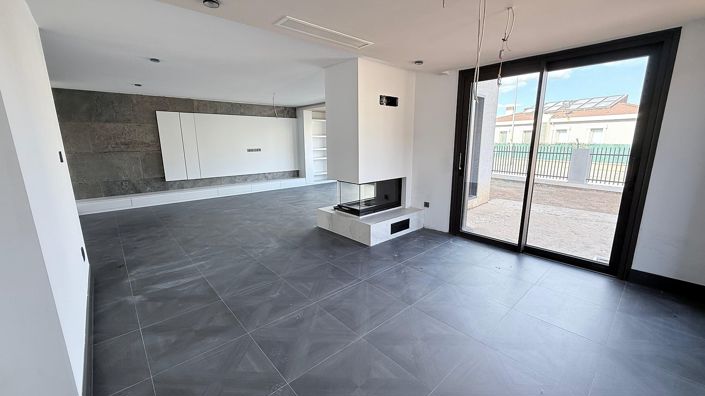 Image No.4-6 Bed House/Villa for sale