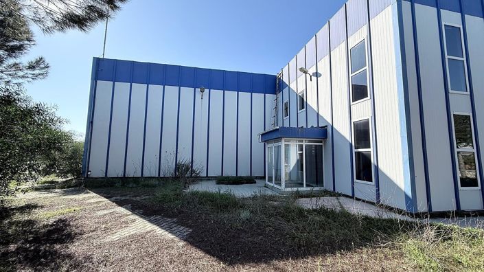 Image No.12-15 Bed Commercial for sale