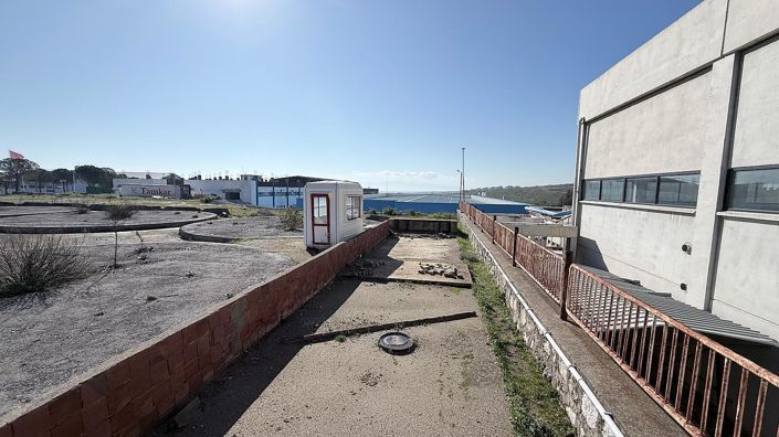 Image No.15-15 Bed Commercial for sale