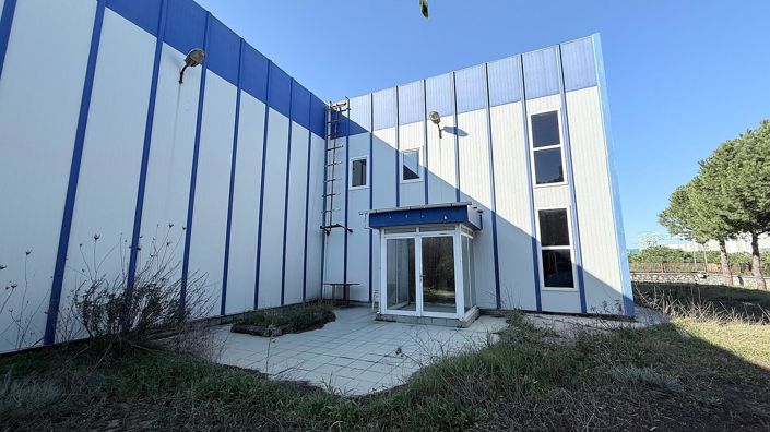 Image No.16-15 Bed Commercial for sale