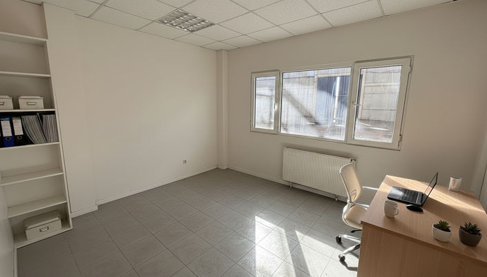 Image No.19-15 Bed Commercial for sale