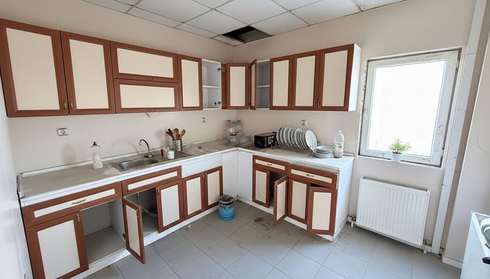 Image No.26-15 Bed Commercial for sale