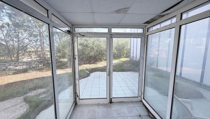 Image No.29-15 Bed Commercial for sale