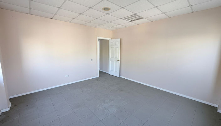 Image No.37-15 Bed Commercial for sale