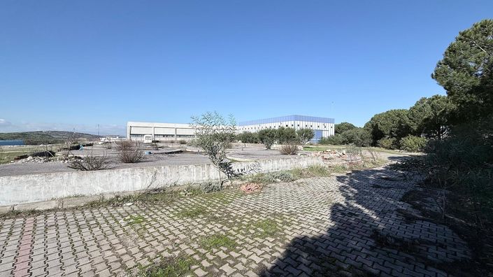 Image No.4-15 Bed Commercial for sale