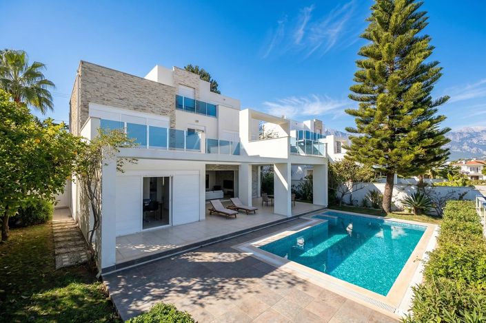 Image No.2-4 Bed House/Villa for sale