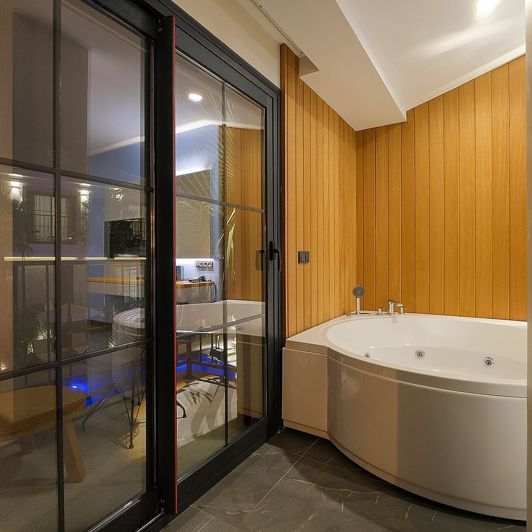 Image No.17-Commercial de 30 chambres à vendre à Alacati