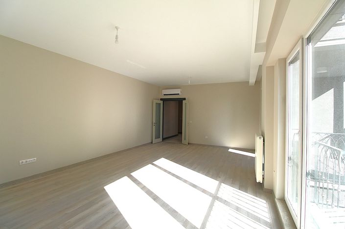 Image No.21-4 Bed Apartment for sale