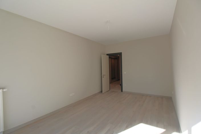 Image No.30-4 Bed Apartment for sale