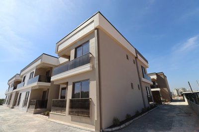 Exterior 9