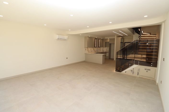 Image No.11-3 Bed Apartment for sale