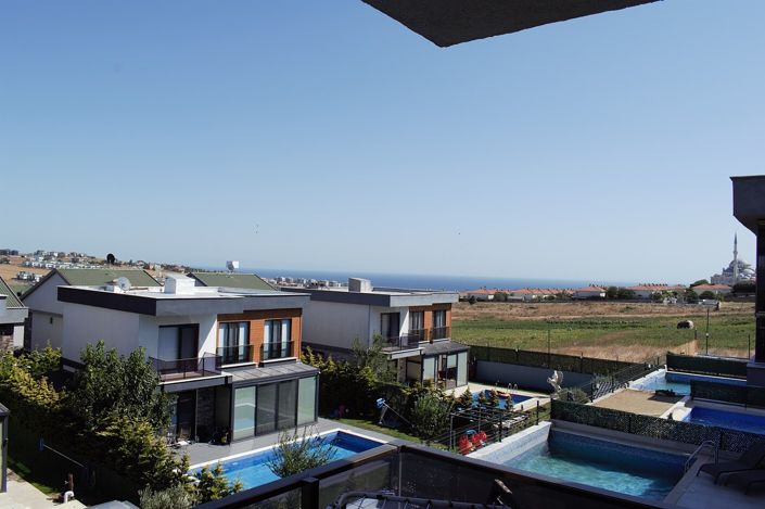 Image No.25-Maison / Villa de 4 chambres à vendre à Büyükçekmece